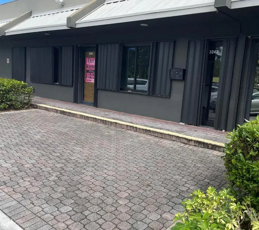 3230 NE 12TH Avenue, Oakland Park FL 33334