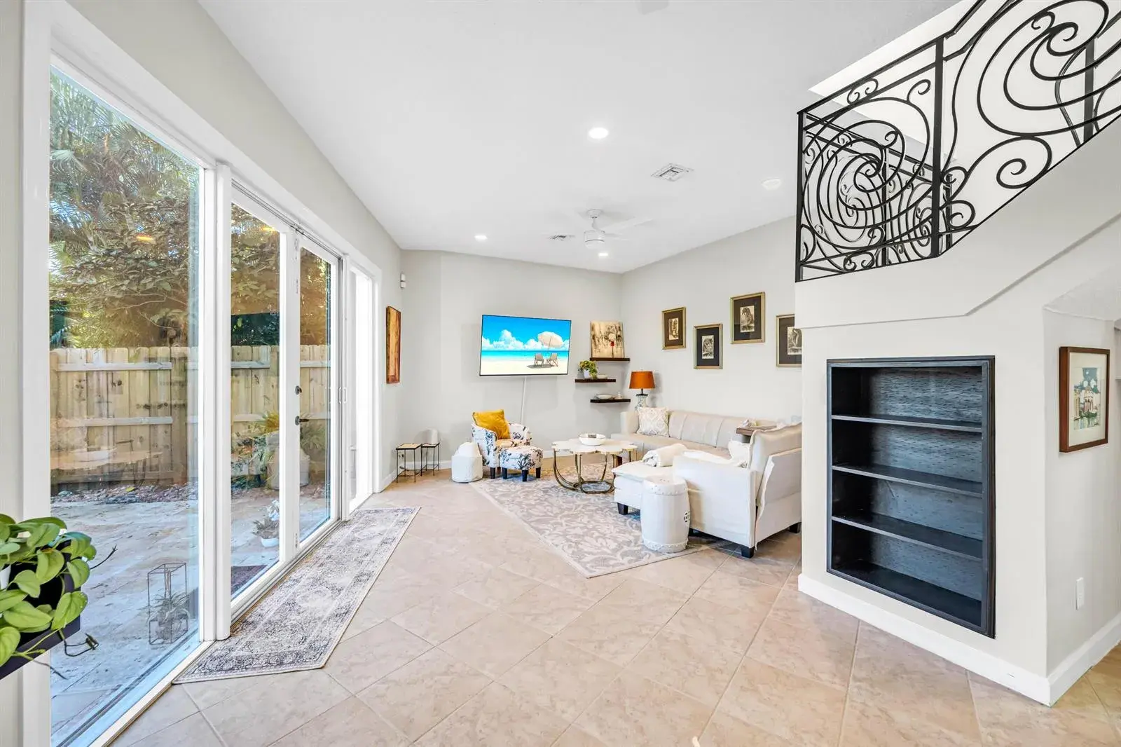 1627 E BROWARD Boulevard, Fort Lauderdale FL 33301