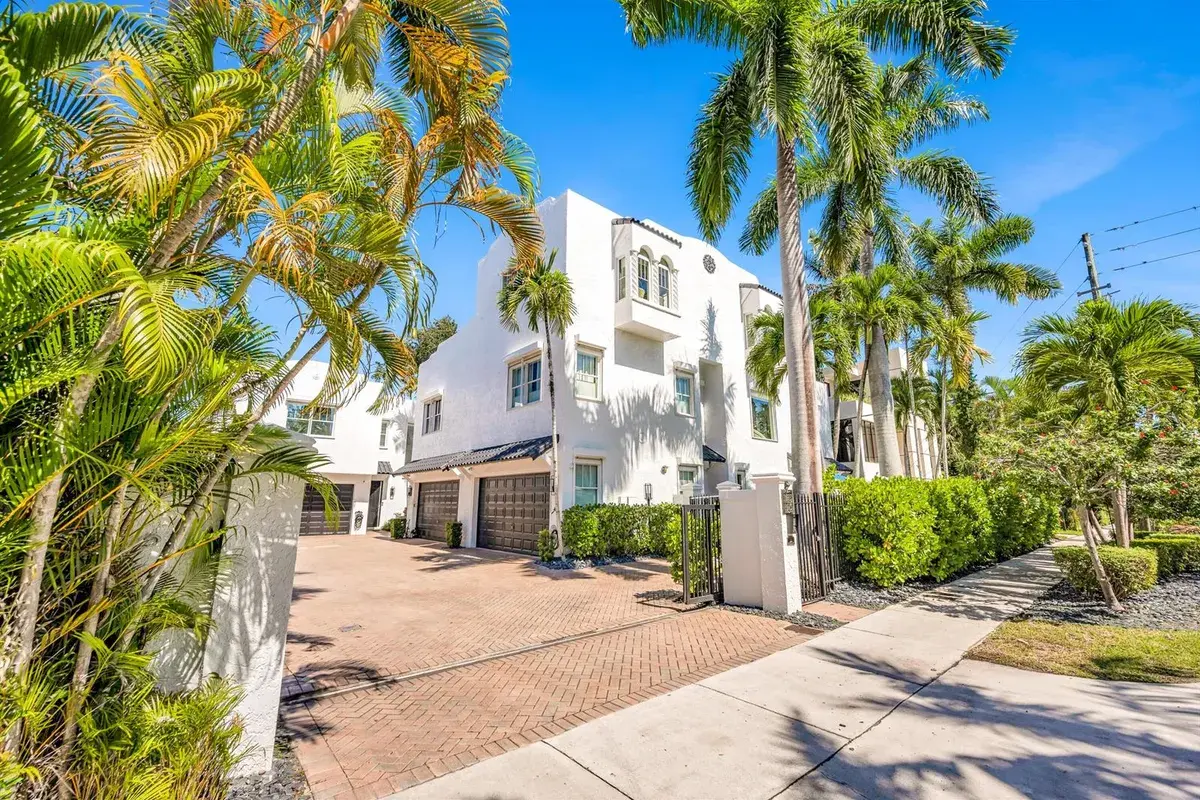 1627 E BROWARD Boulevard, Fort Lauderdale FL 33301