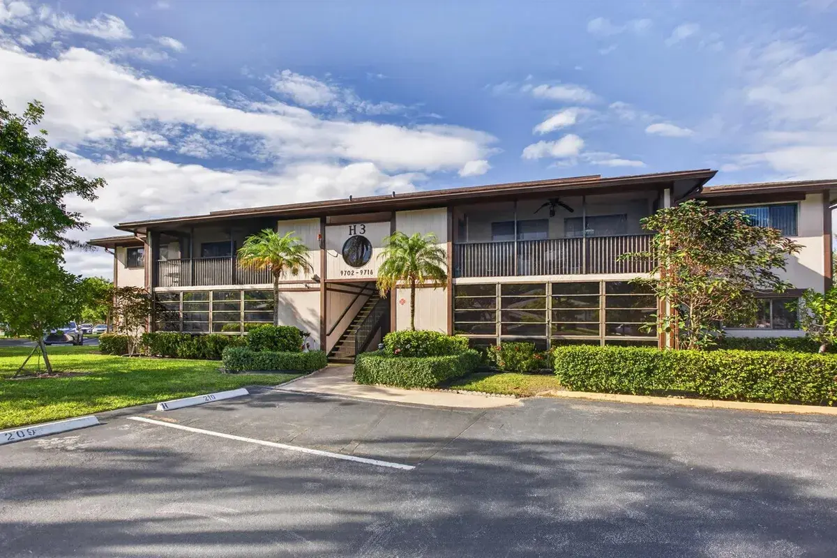 9716 S BELFORT Circle # 209, Tamarac FL 33321