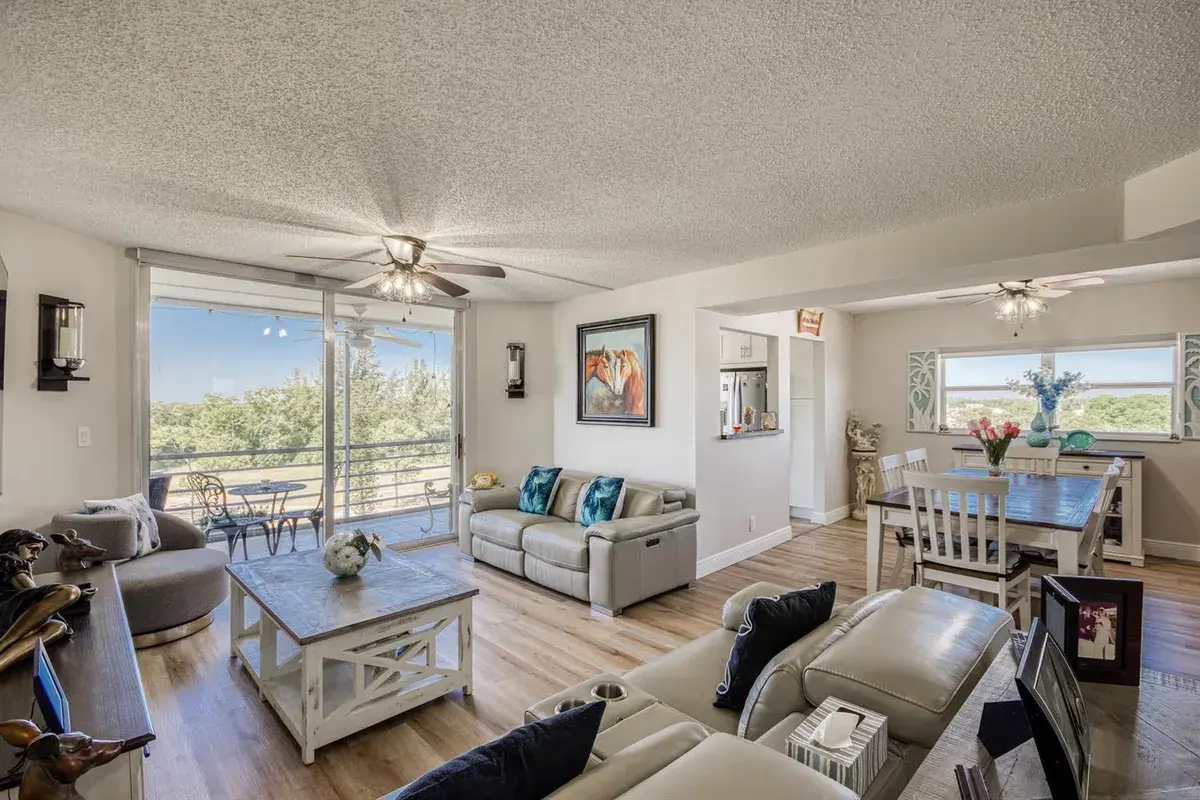 3465 Via Poinciana # 606, Lake Worth FL 33467