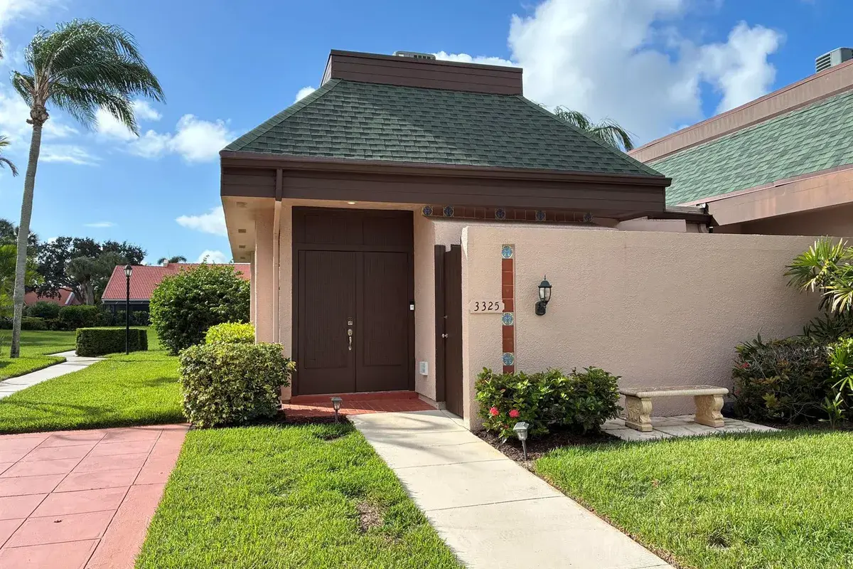 3325 SE LA PRADO Court, Port St. Lucie FL 34952