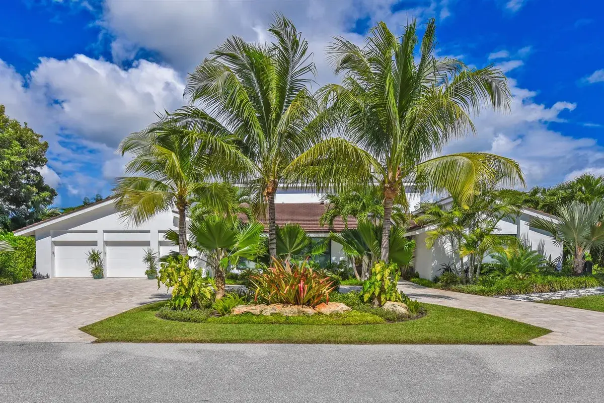 4561 OAK TREE Court, Delray Beach FL 33445