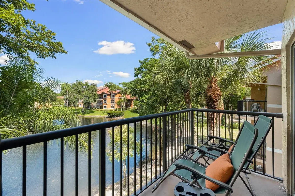 8701 Wiles Road # 306, Coral Springs FL 33067