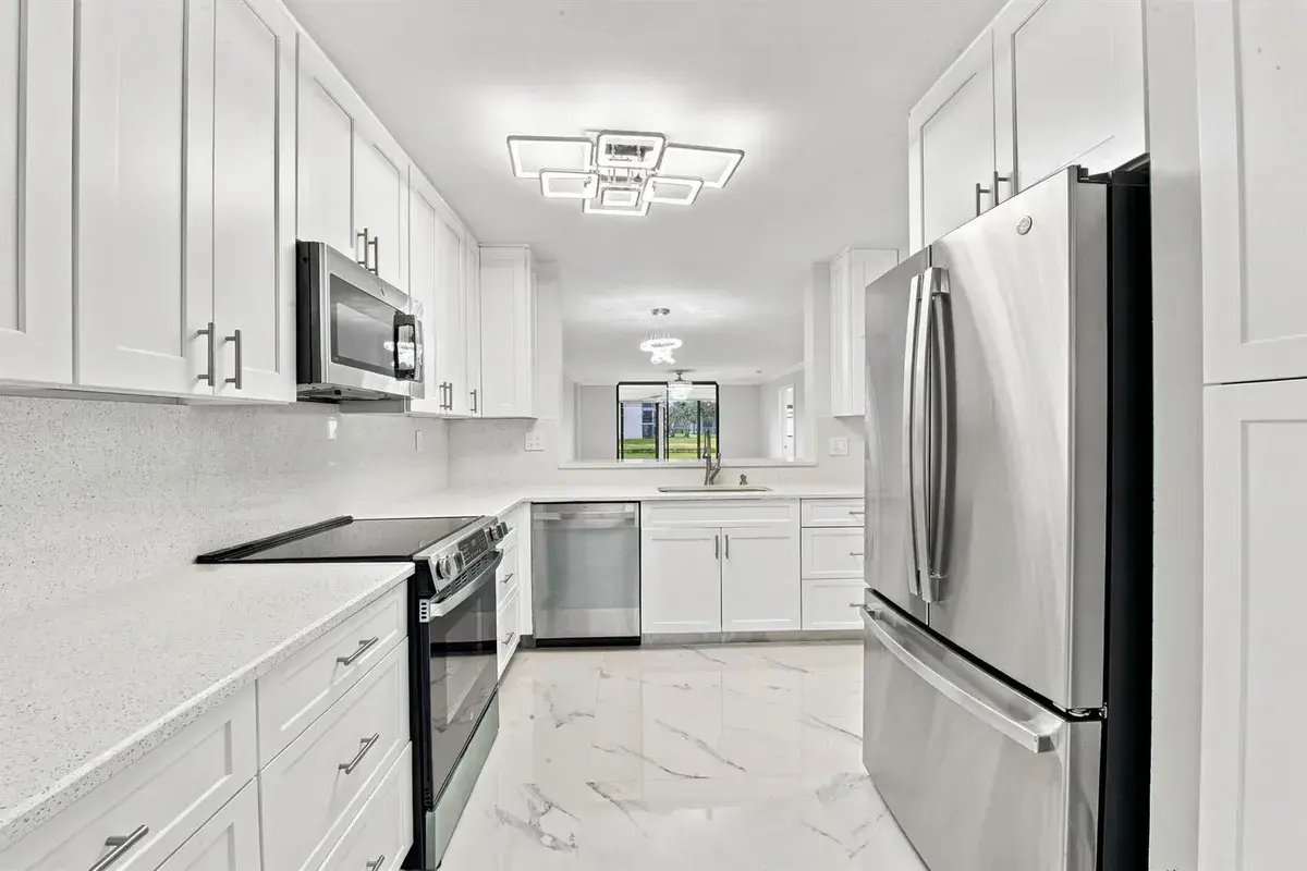 15324 LAKES OF DELRAY Boulevard # 105, Delray Beach FL 33484