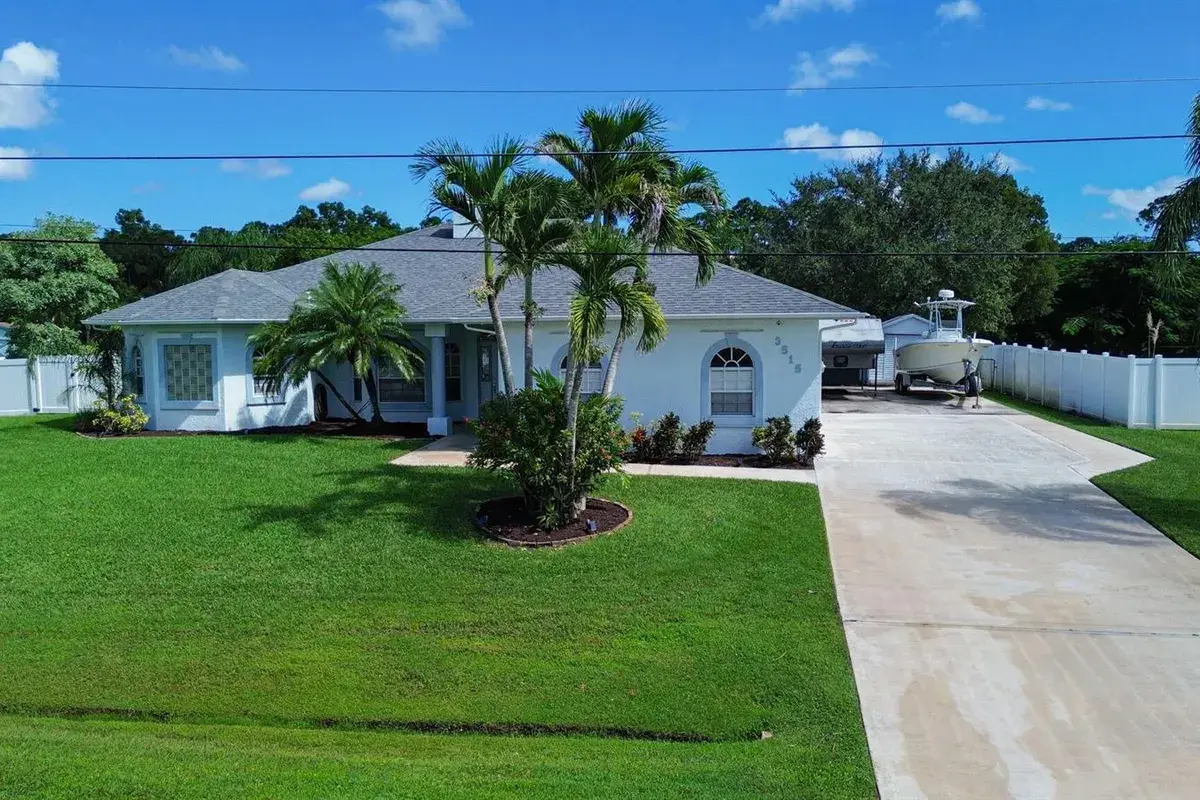 3515 SW Macon Road, Port St. Lucie FL 34953