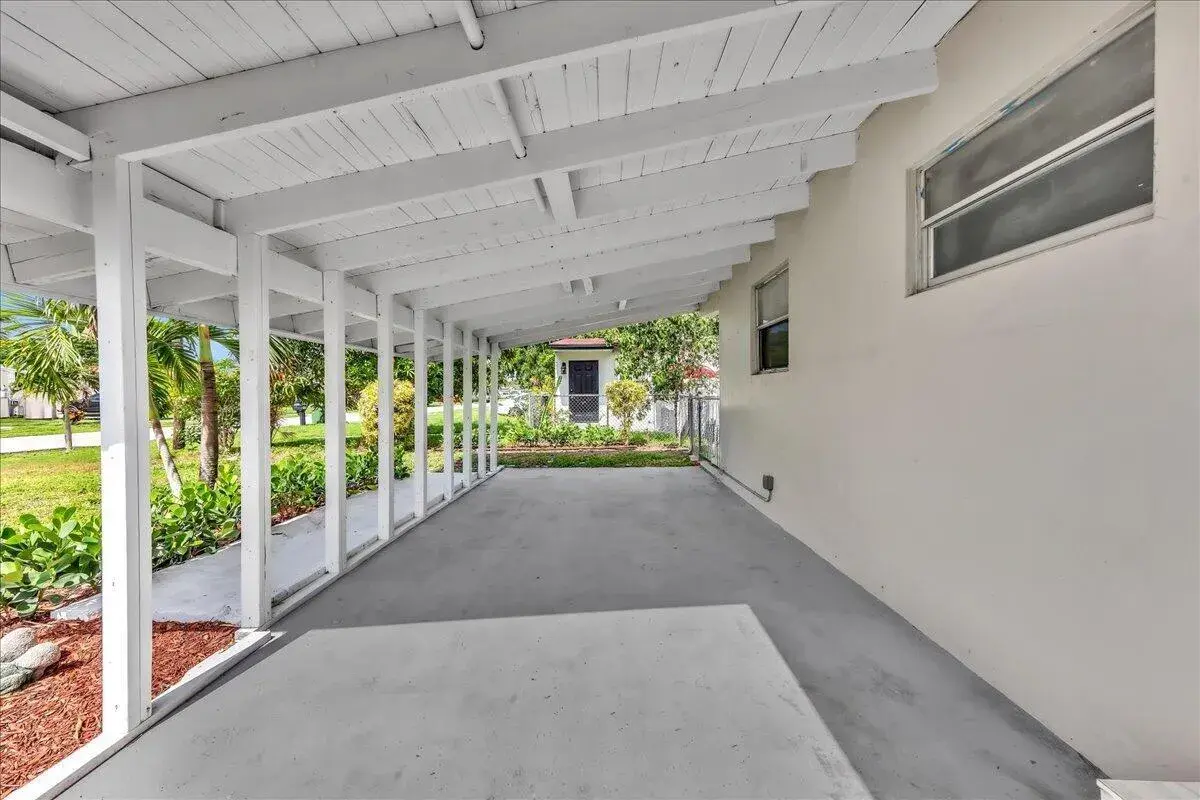 6311 SW 2ND Street, Margate FL 33068