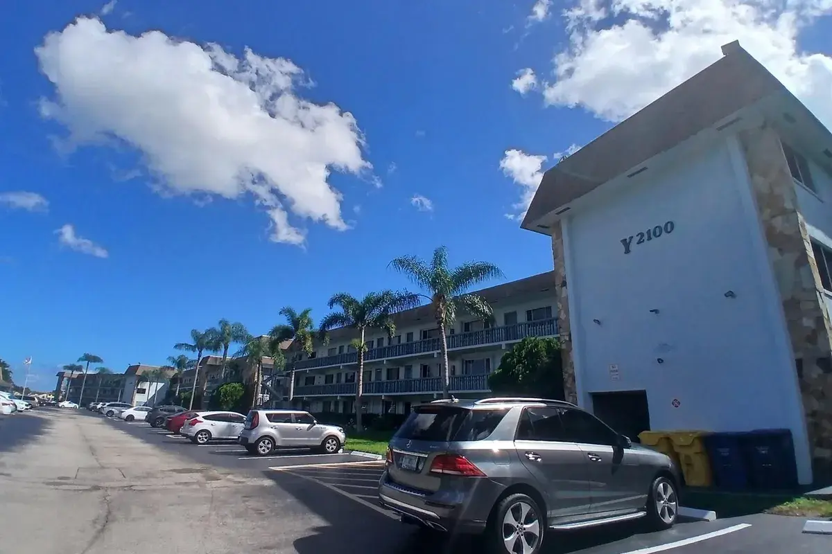 2100 SPRINGDALE # 108, Palm Springs FL 33461