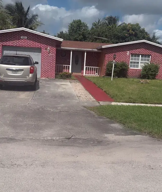 6631 SW 7TH Place, North Lauderdale FL 33068