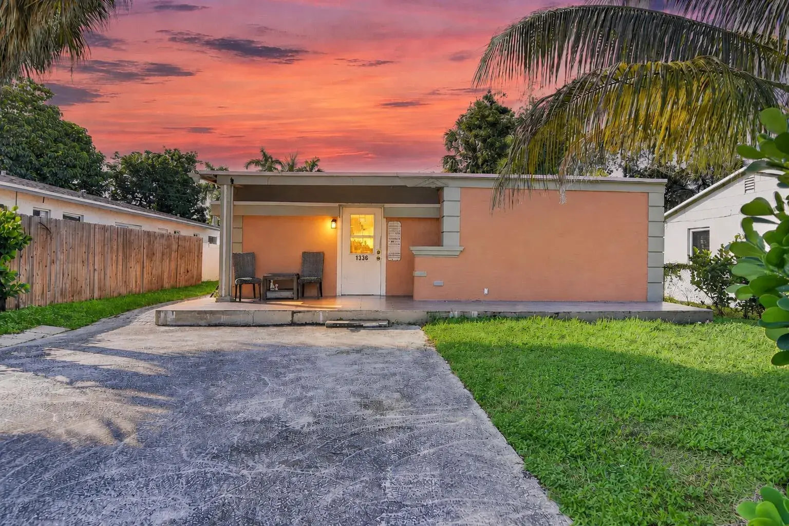 1336 LONGWOOD Street, West Palm Beach FL 33401