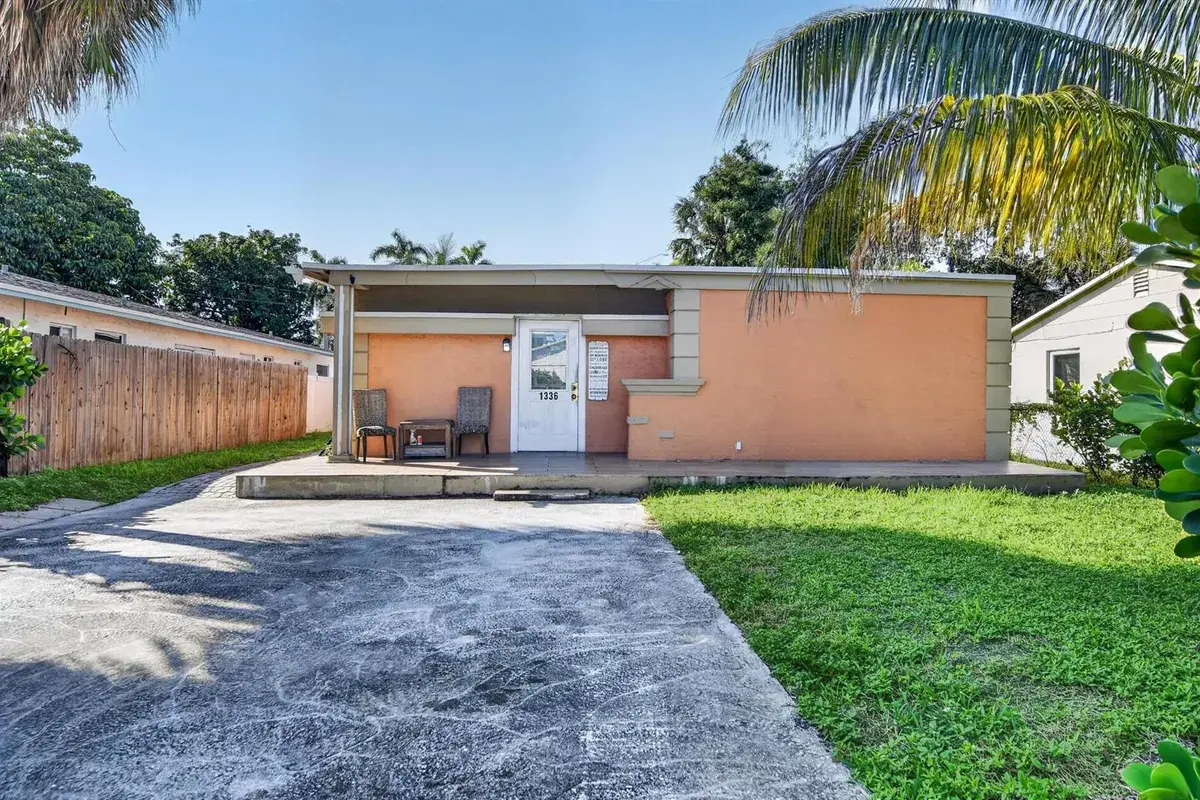 1336 LONGWOOD Street, West Palm Beach FL 33401