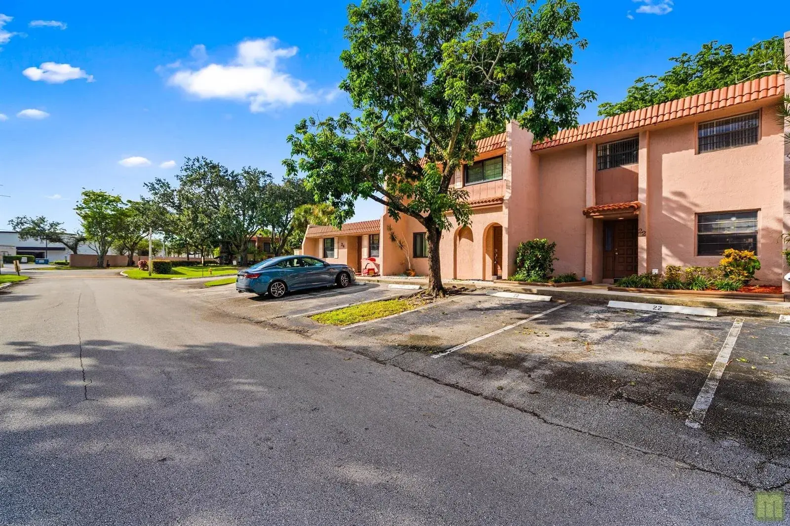 22 N VALENCIA Drive # 32, Davie FL 33324