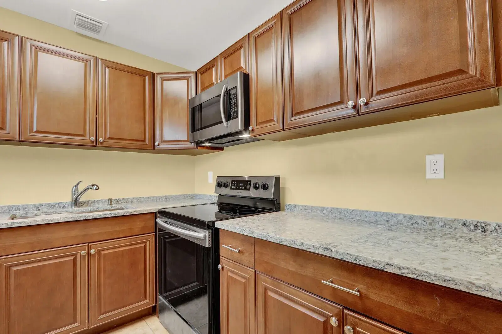 184 Norwich H # 184, West Palm Beach FL 33417