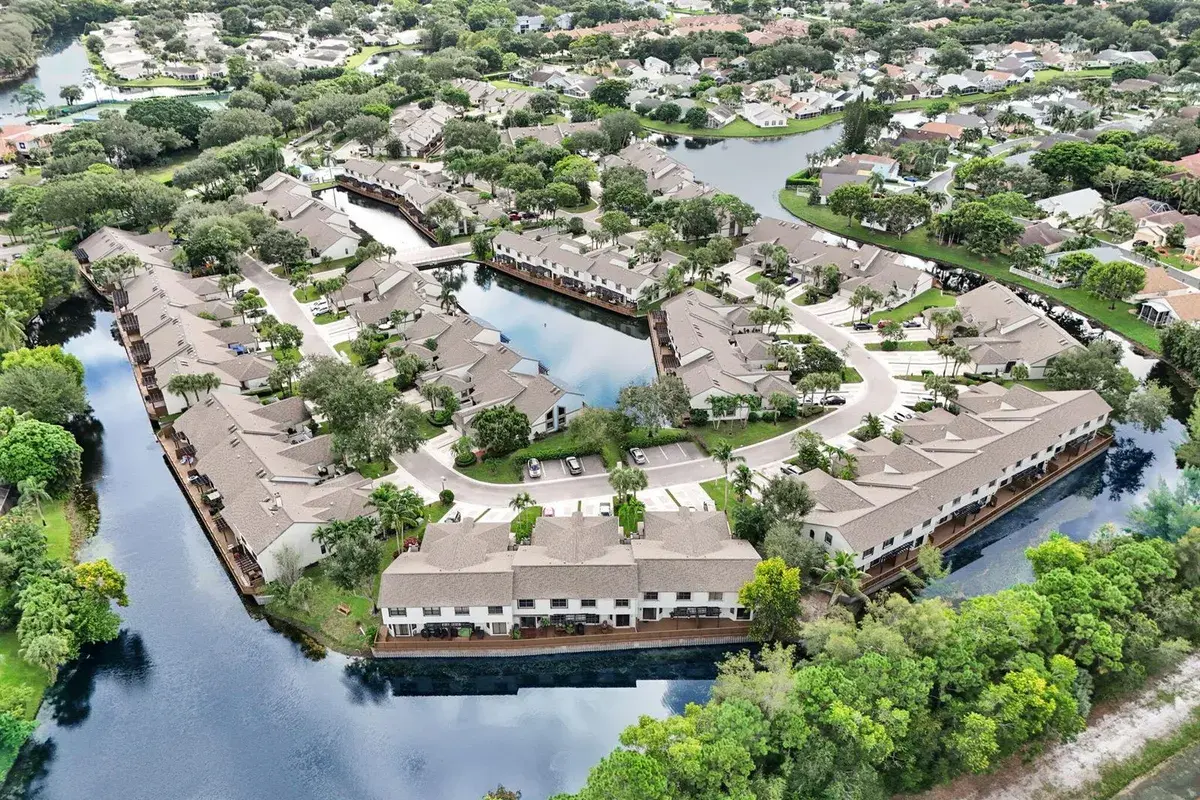 1703 LANDINGS Boulevard, FL 33413