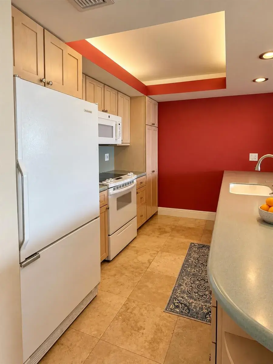 177 OCEAN LANE Drive # 402, Key Biscayne FL 33149