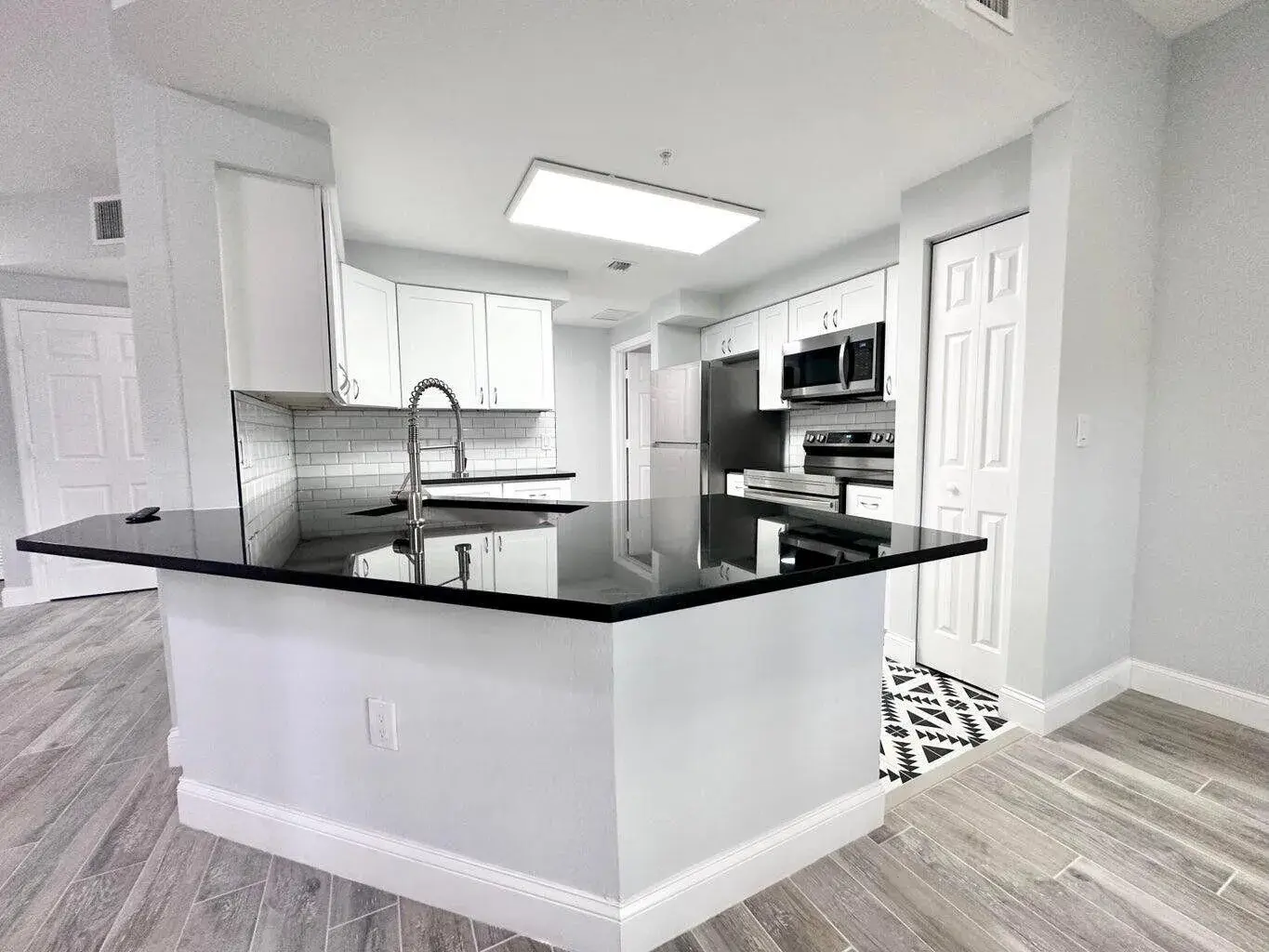2730 ANZIO Court # 105, Palm Beach Gardens FL 33410
