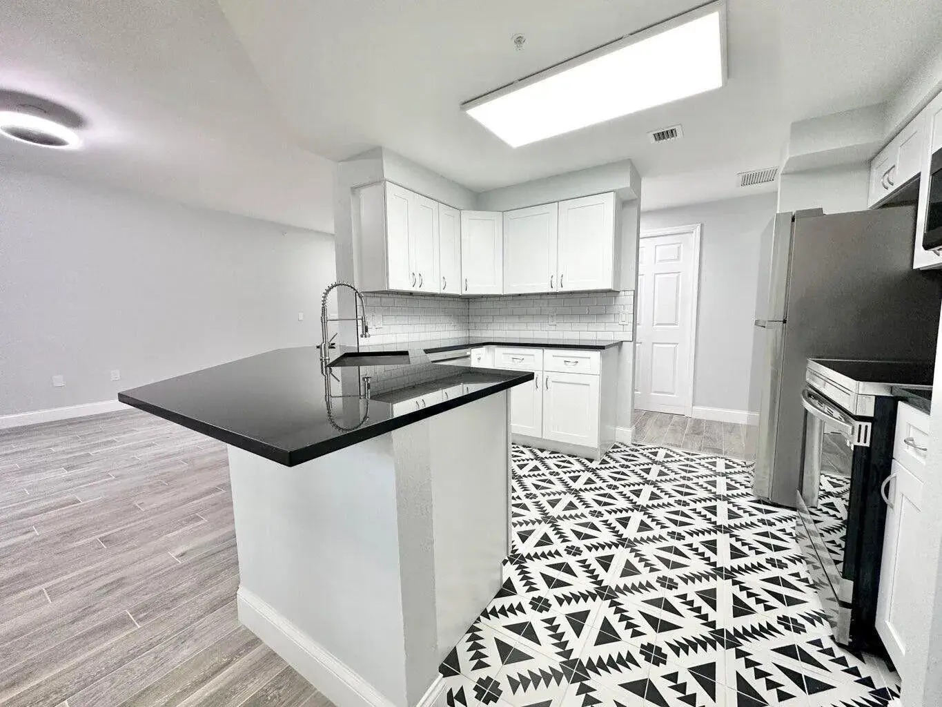 2730 ANZIO Court # 105, Palm Beach Gardens FL 33410