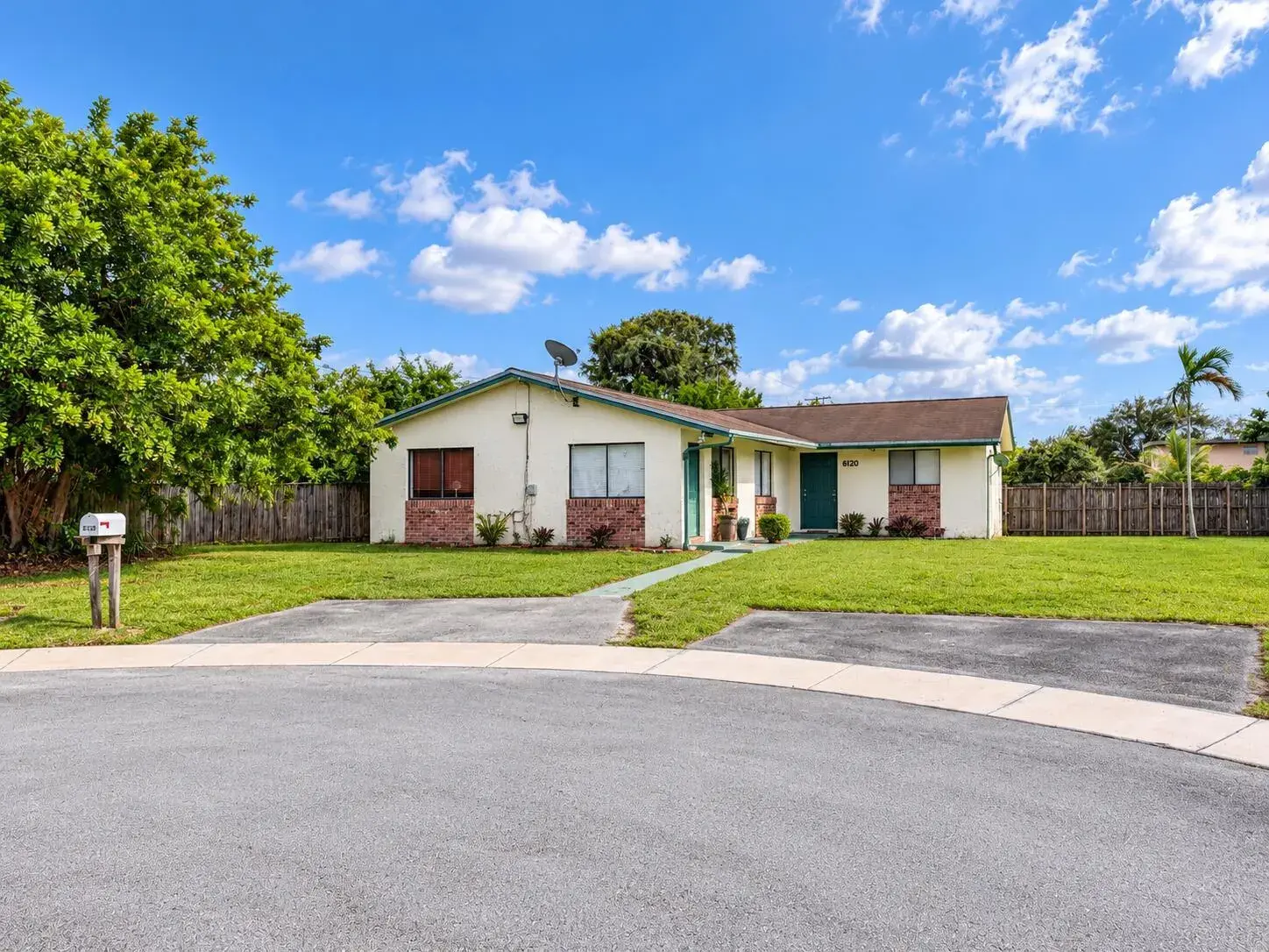 6110 SW 44TH Street, Davie FL 33314