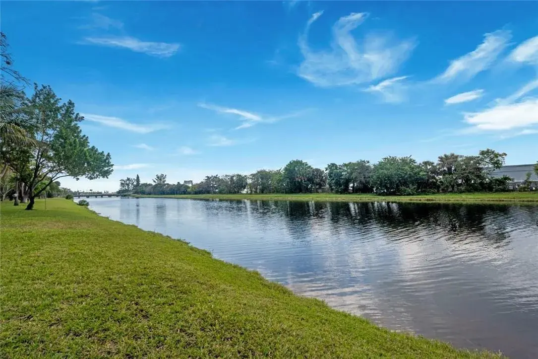2206 S CYPRESS BEND Drive # 208, Pompano Beach FL 33069