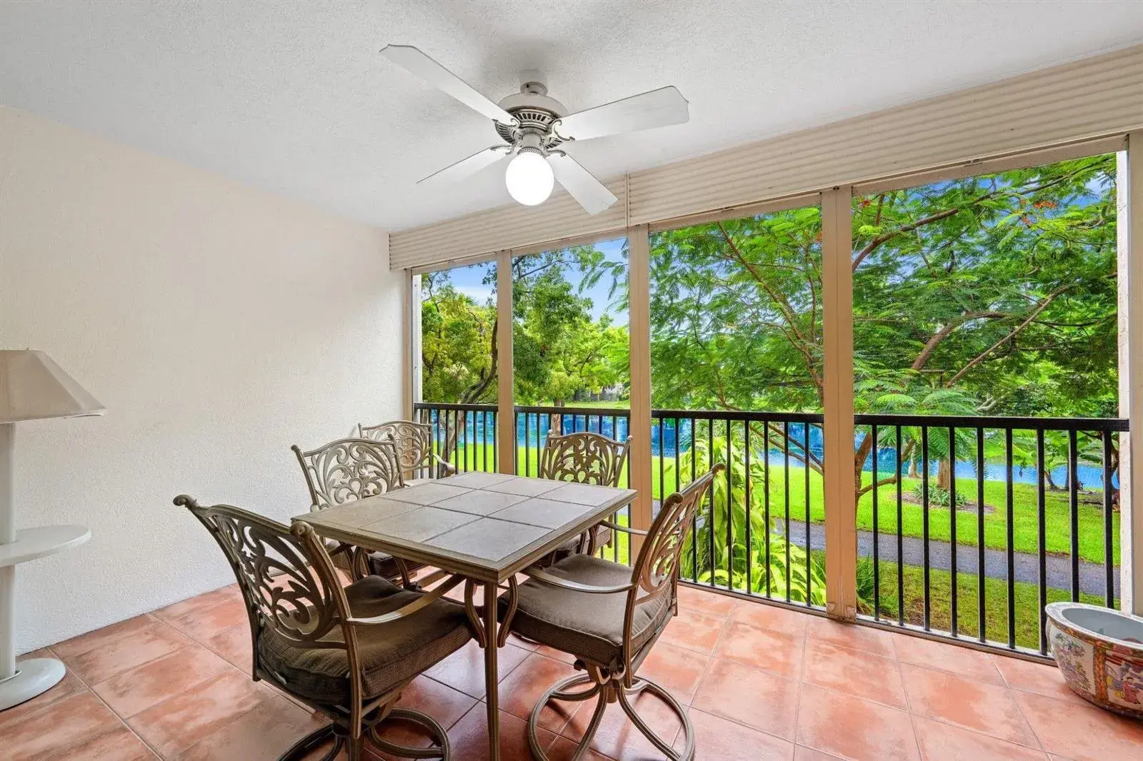 2206 S CYPRESS BEND Drive # 208, Pompano Beach FL 33069