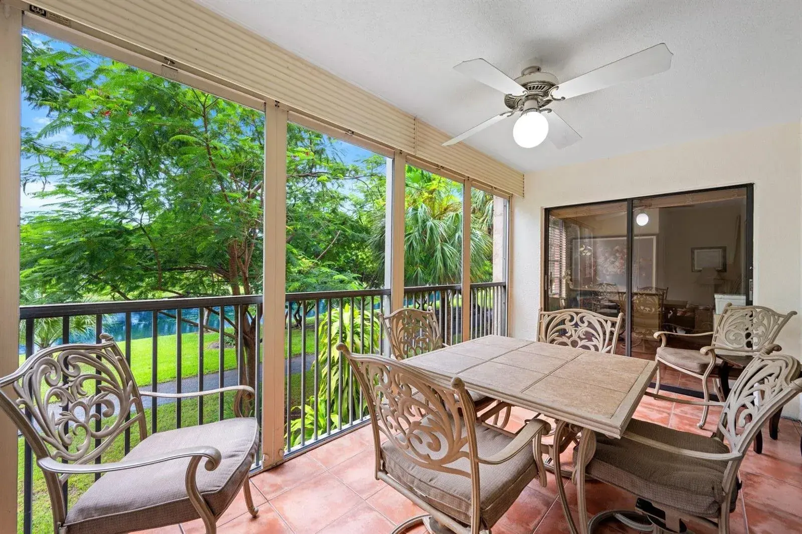 2206 S CYPRESS BEND Drive # 208, Pompano Beach FL 33069