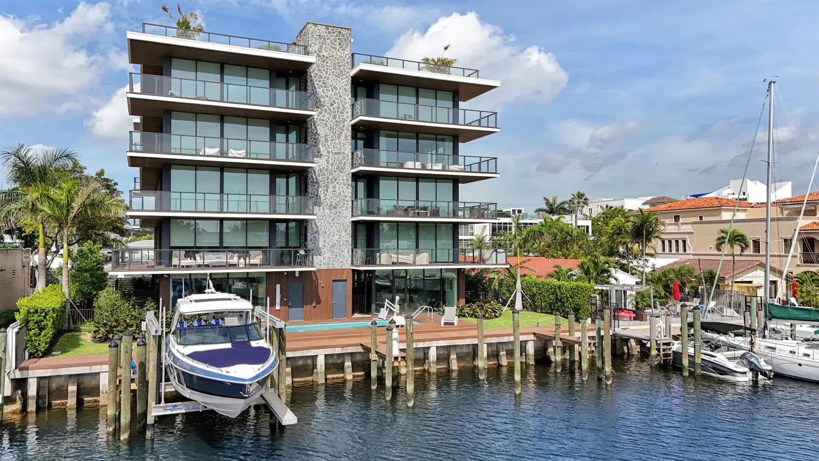 124 HENDRICKS Isle, Fort Lauderdale FL 33301
