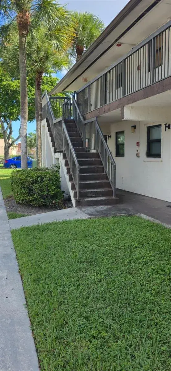 6020 SHAKERWOOD Circle # 203, Tamarac FL 33319