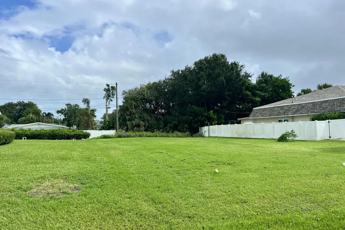 1270 29TH Avenue, Vero Beach FL 32960