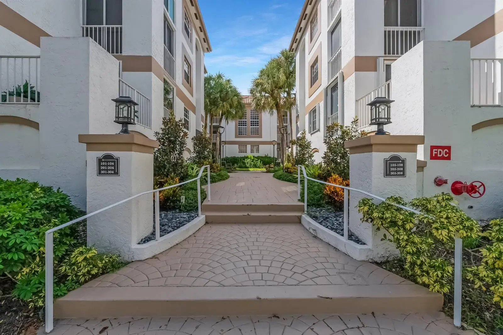 7370 Orangewood Lane # 208, Boca Raton FL 33433