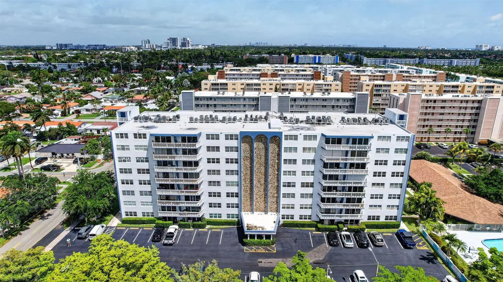 400 NE 12TH Avenue # 405, Hallandale Beach FL 33009