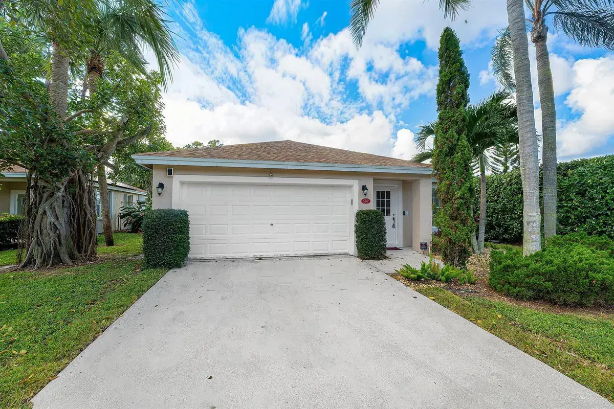 5427 Club Circle, Haverhill FL 33415