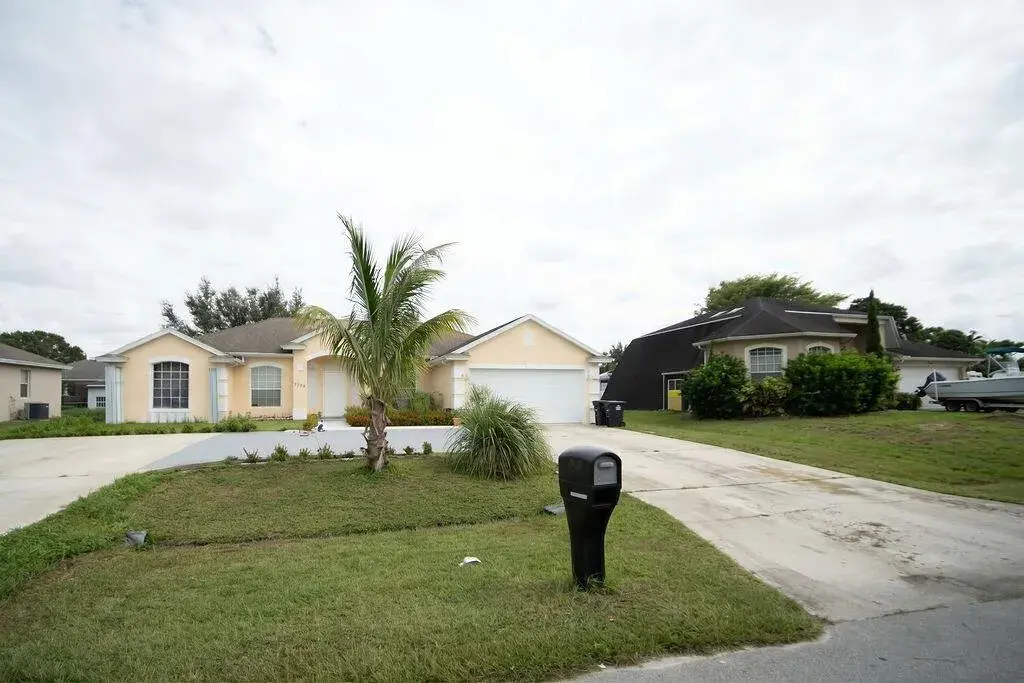 2957 SW FLUVIA Street, Port St. Lucie FL 34953