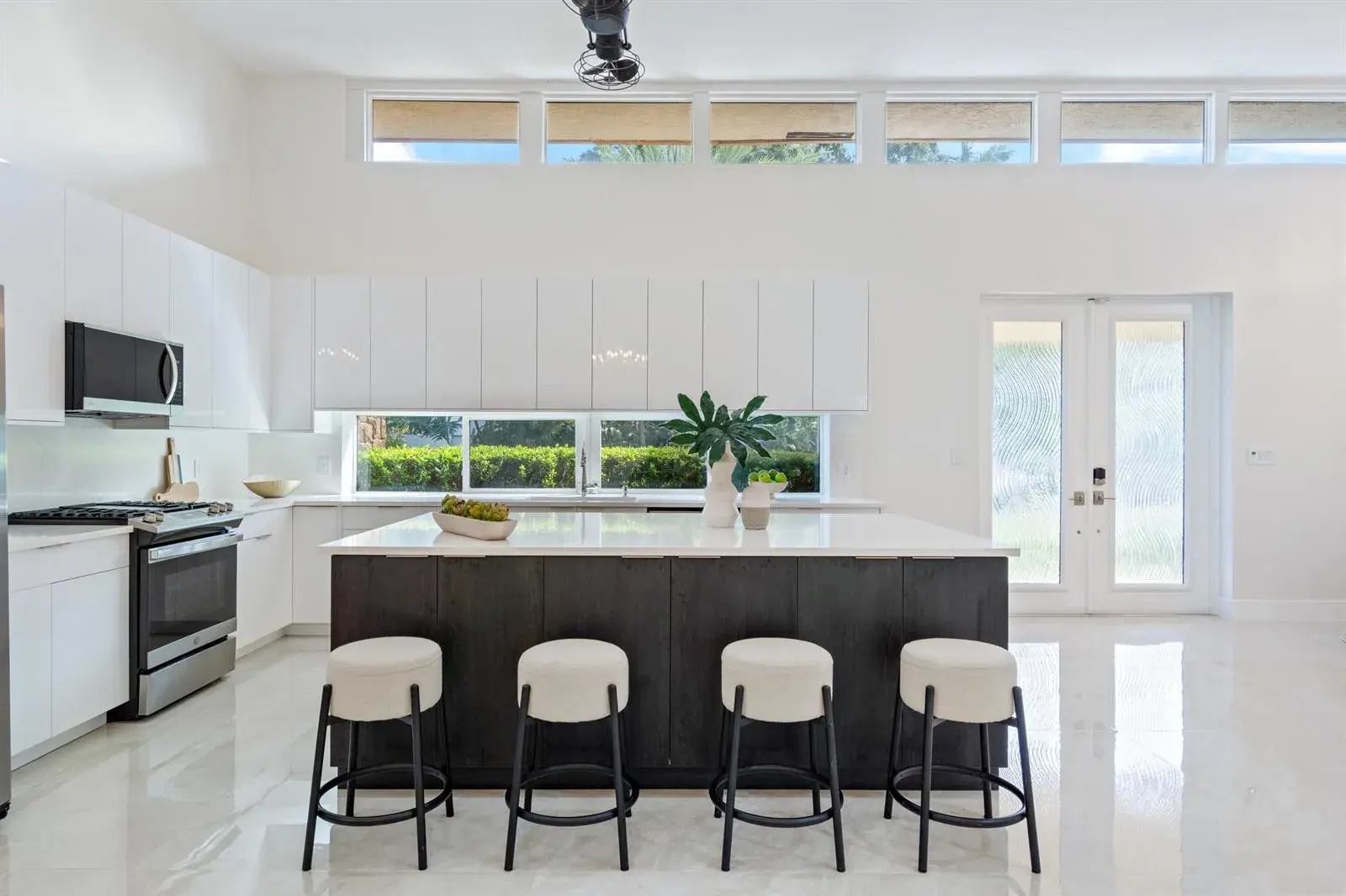 2701 NE 2ND Avenue, Wilton Manors FL 33334
