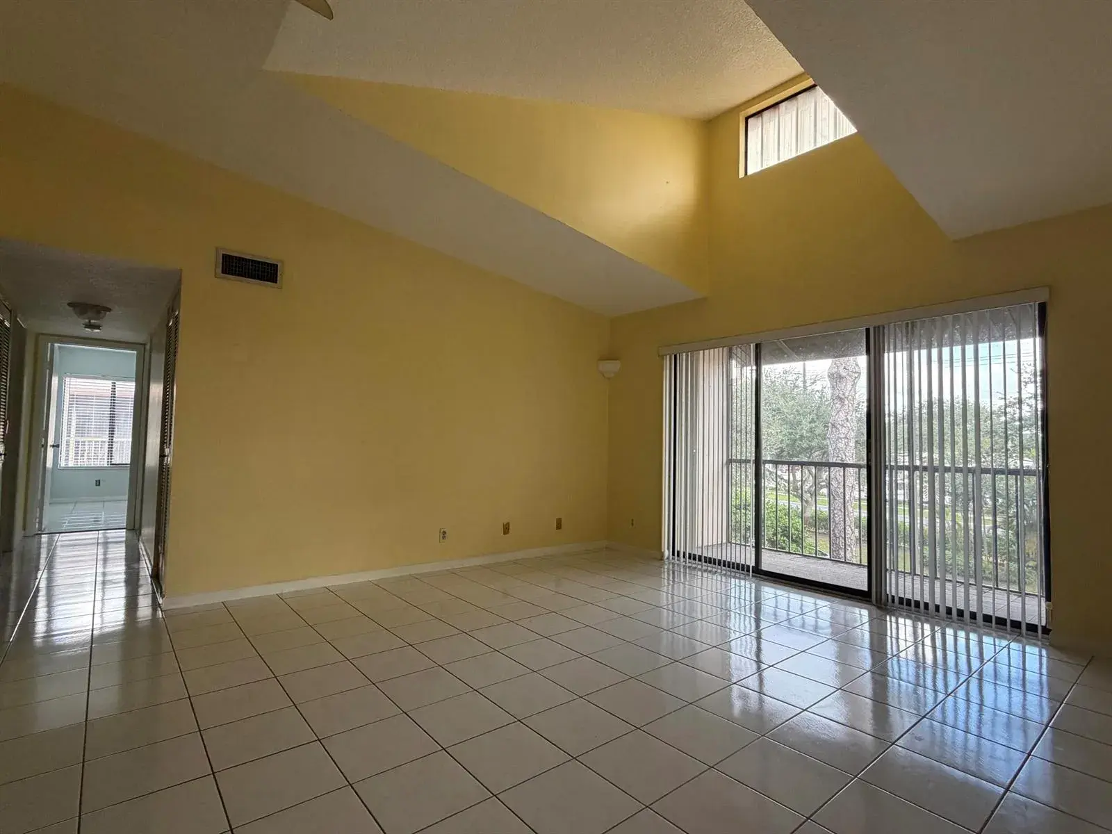 202 Foxtail Drive # H3, FL 33415