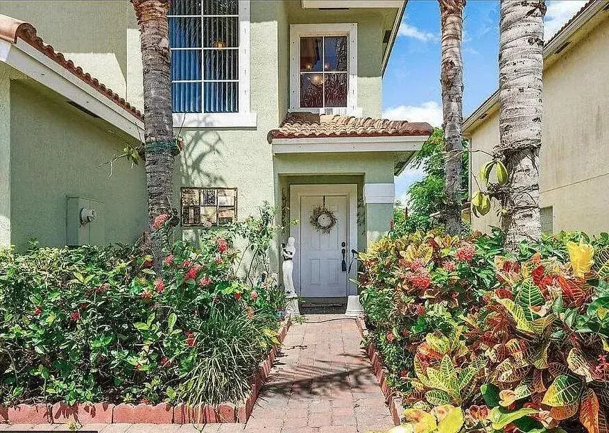 6207 ADRIATIC Way, West Palm Beach FL 33413