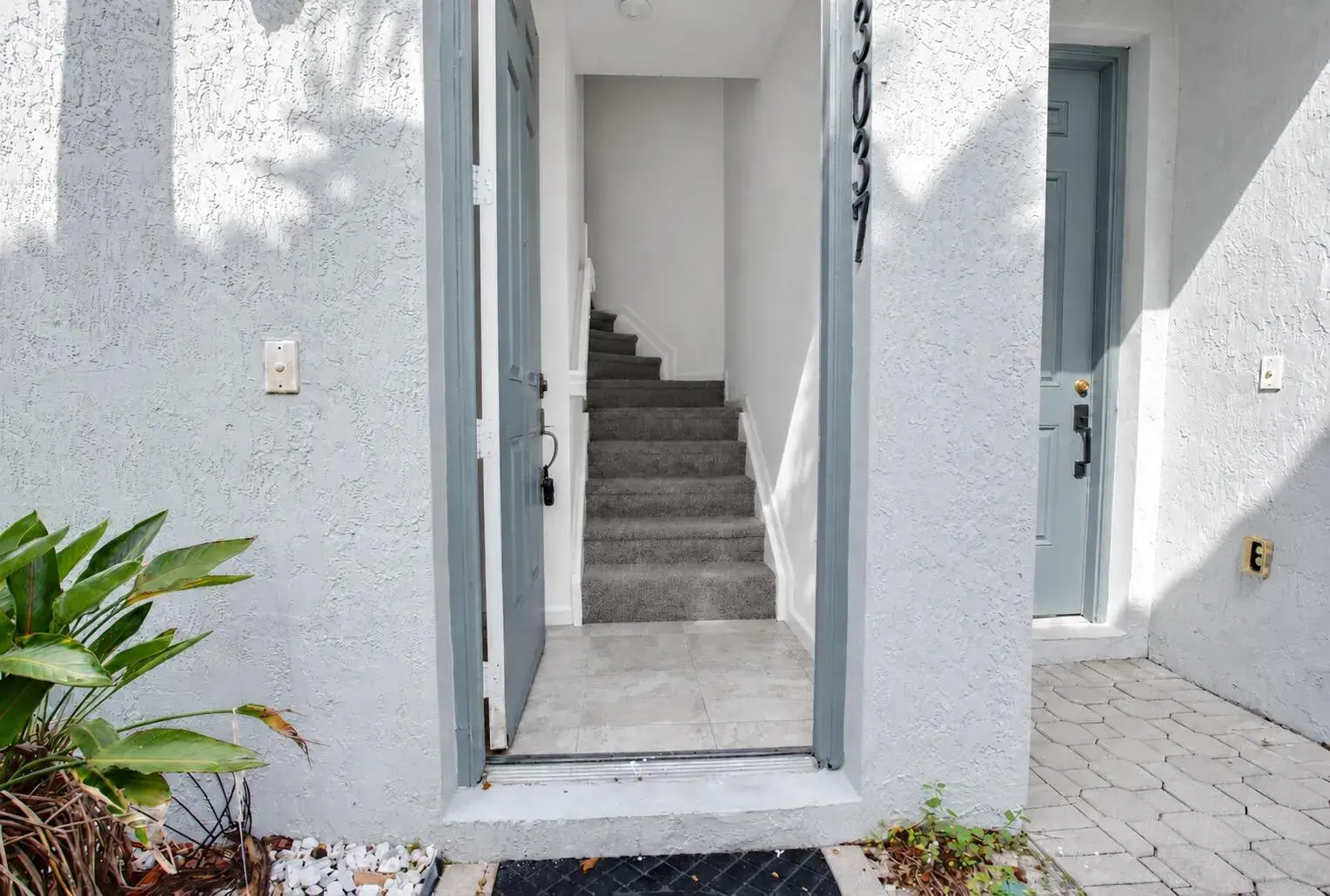 3037 Laurel Ridge Circle, Riviera Beach FL 33404