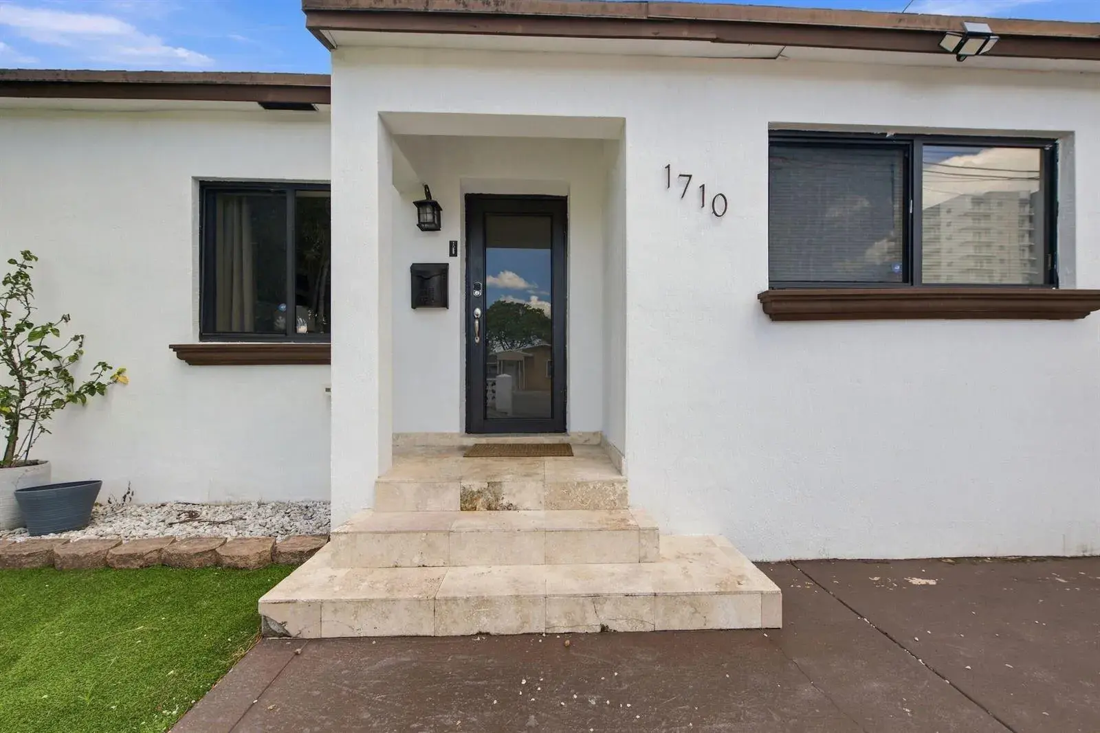 1710 NW 6TH Street, Miami FL 33125