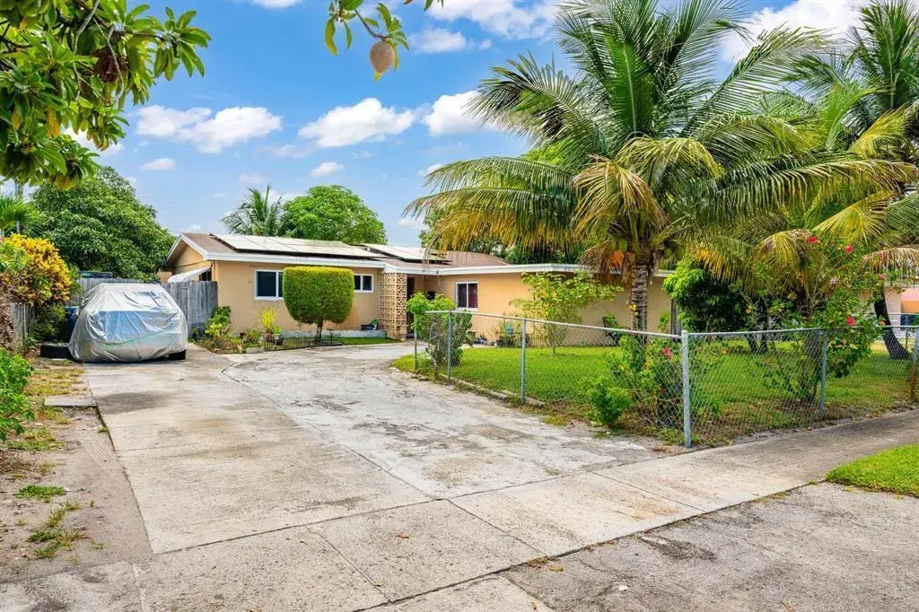 2651 NW 42ND Avenue NW, Lauderhill FL 33313