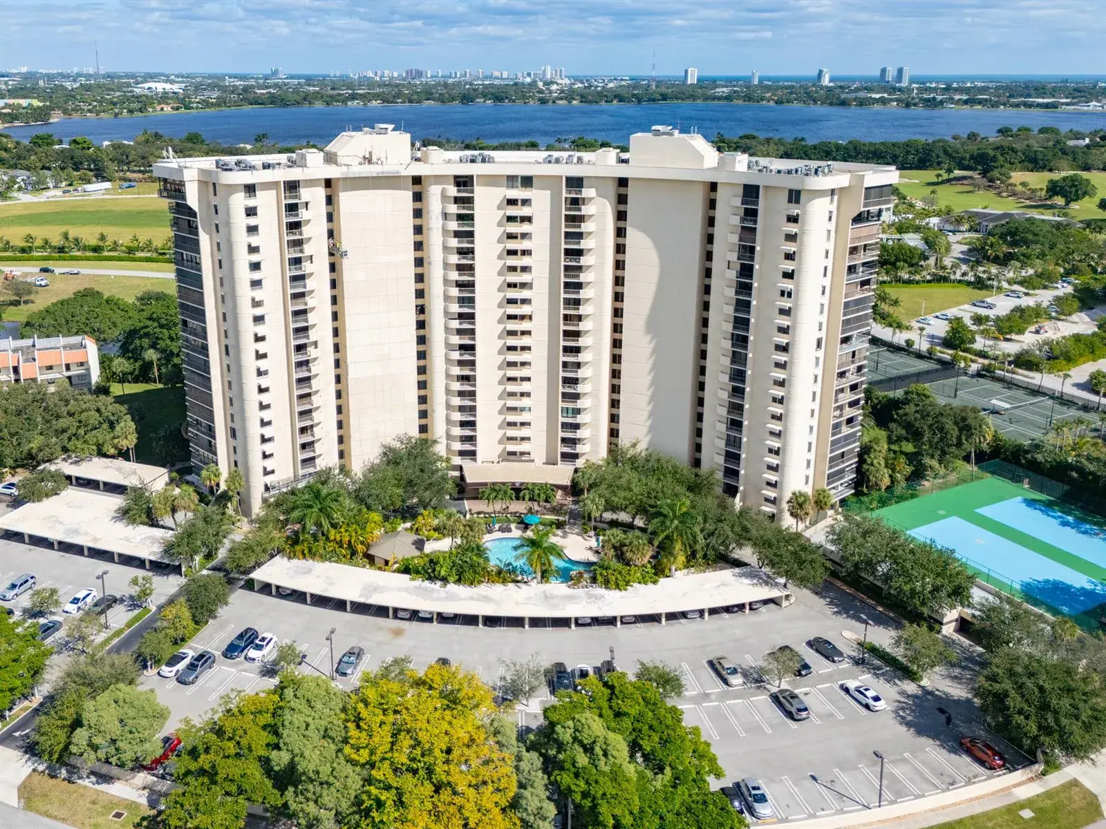 2480 Presidential Way # 1804, West Palm Beach FL 33401