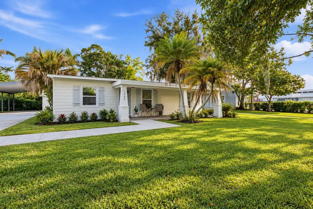 1263 SW Thelma Street, Palm City FL 34990