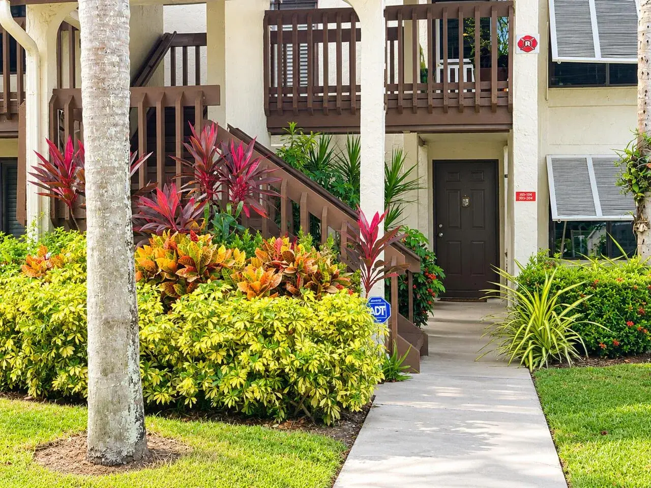 10155 Mangrove Drive # 204, Boynton Beach FL 33437