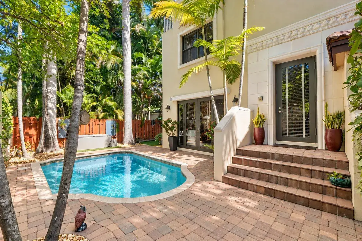 430 NE 7TH Avenue # 430, Fort Lauderdale FL 33301