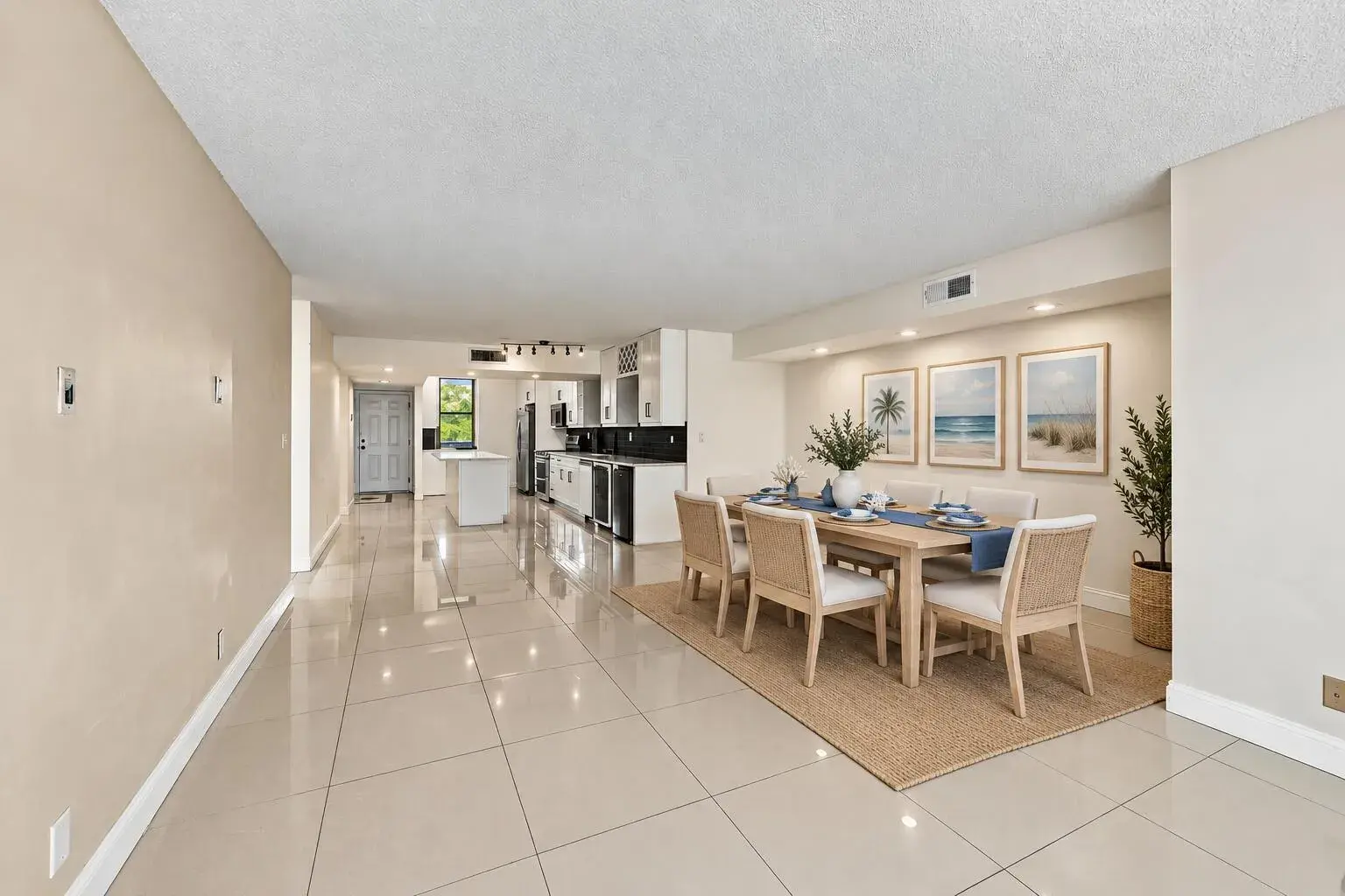 2768 CARAMBOLA Circle S # 302, Coconut Creek FL 33066
