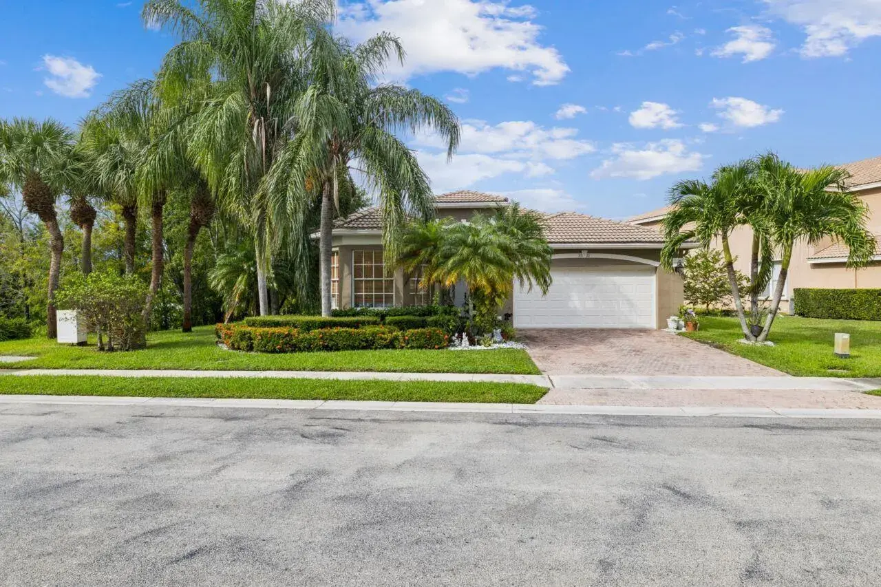 5521 ALBIN Drive, FL 33463