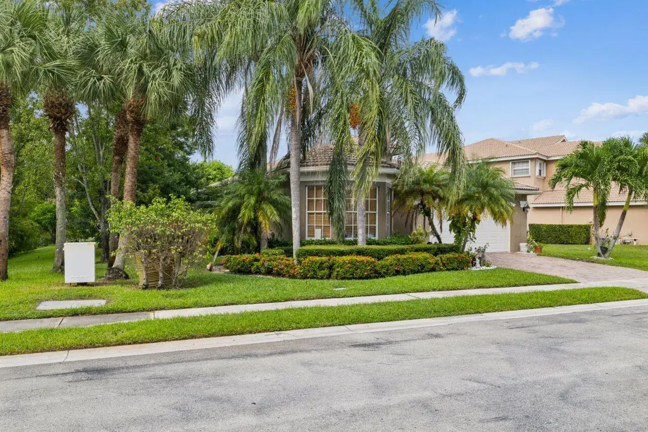 5521 ALBIN Drive, FL 33463