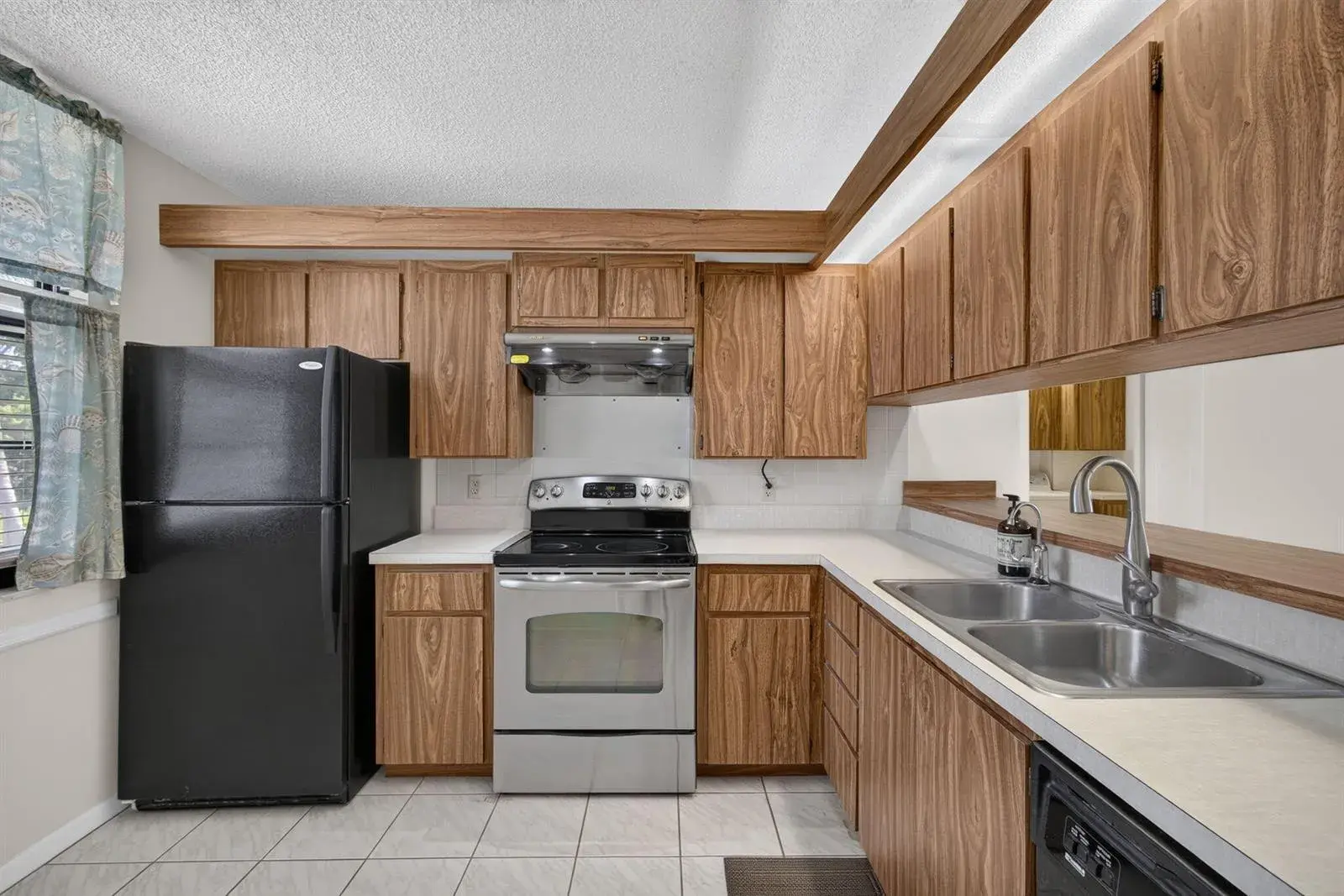 3626 WHITEHALL Drive # 306, West Palm Beach FL 33401