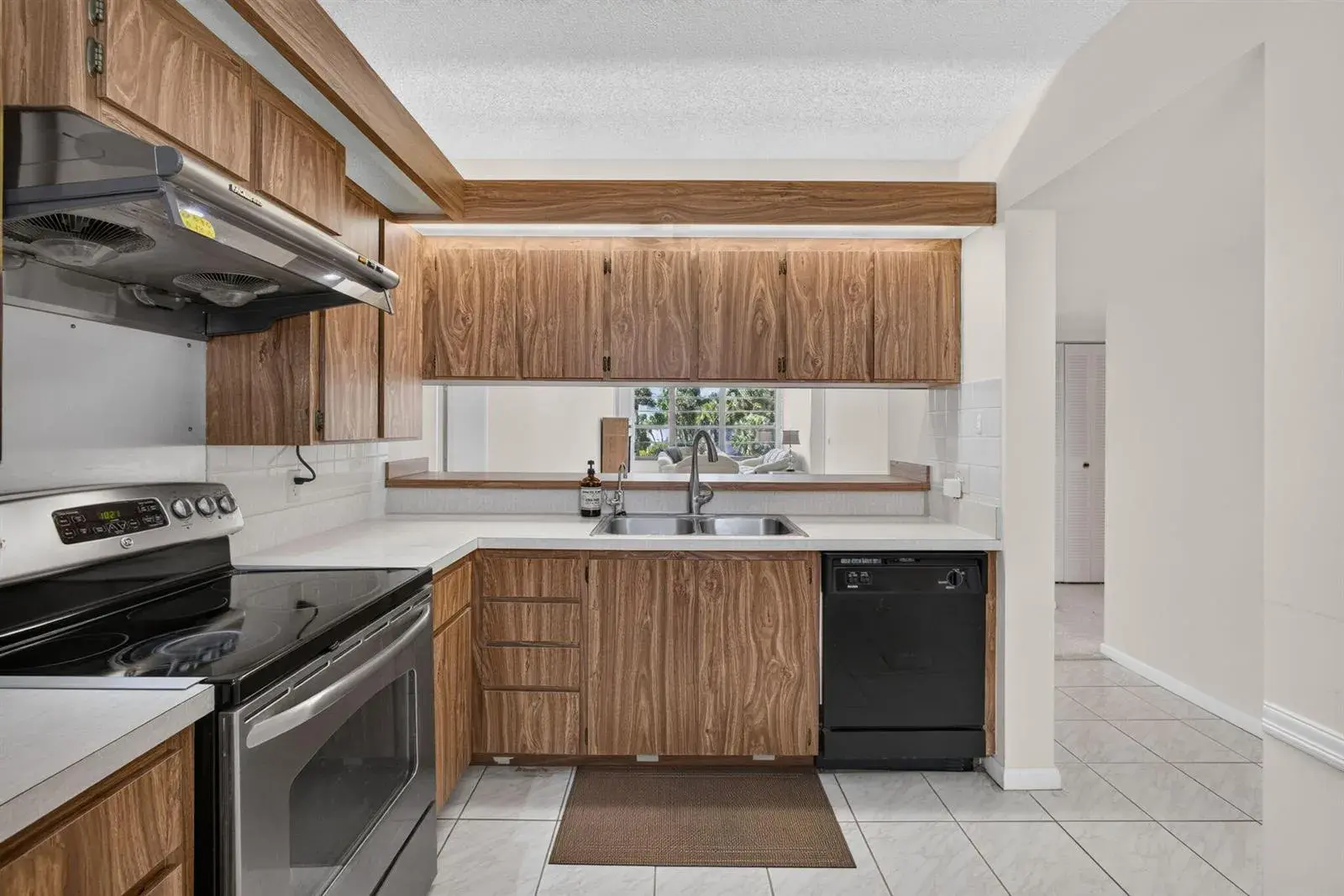 3626 WHITEHALL Drive # 306, West Palm Beach FL 33401