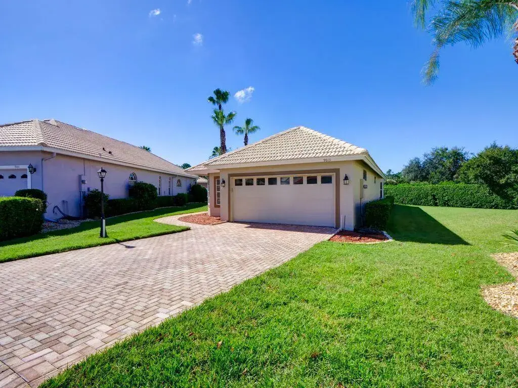 9013 HEATHLAND Court, Mount Dora FL 32757