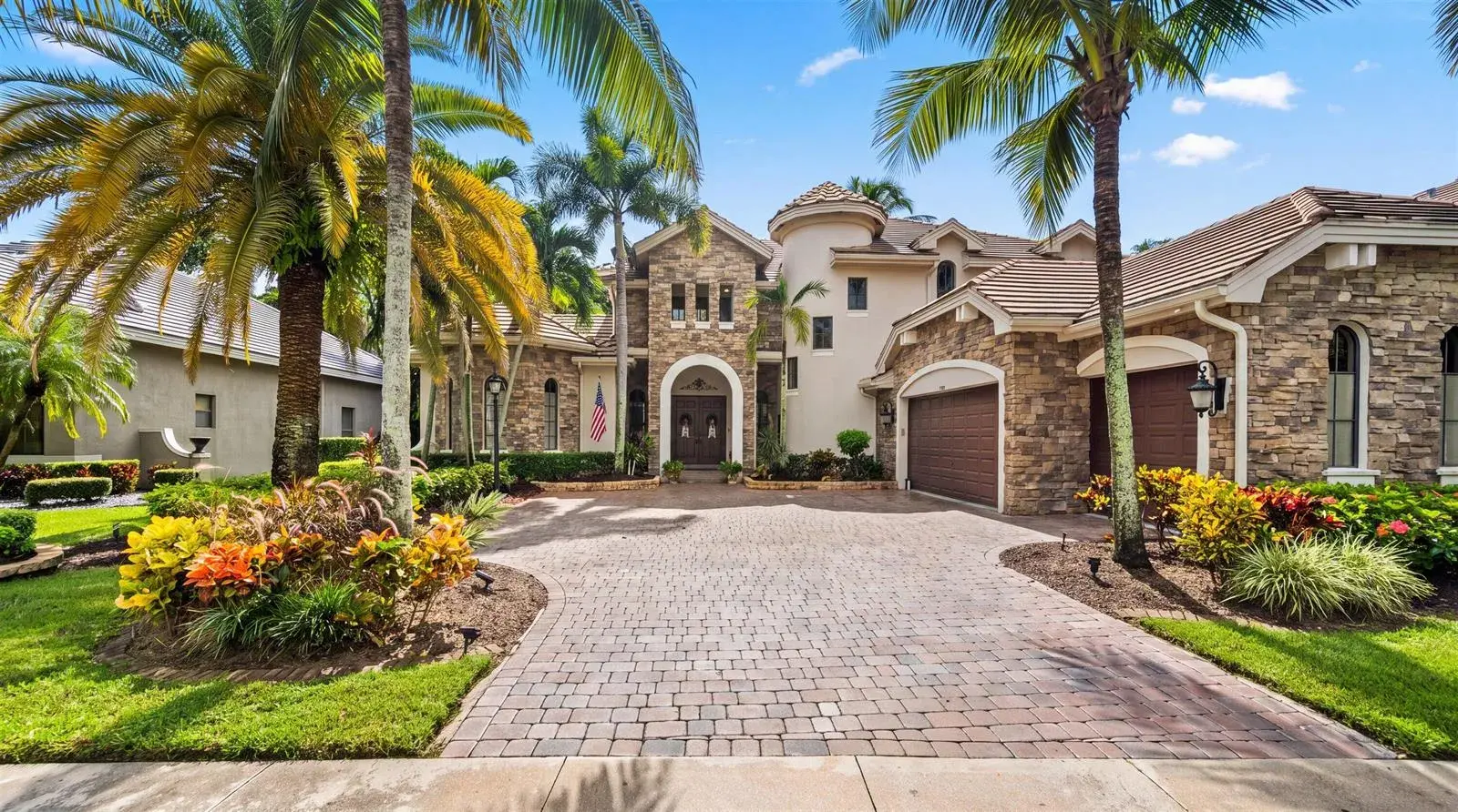 10586 Versailles Boulevard, Wellington FL 33449