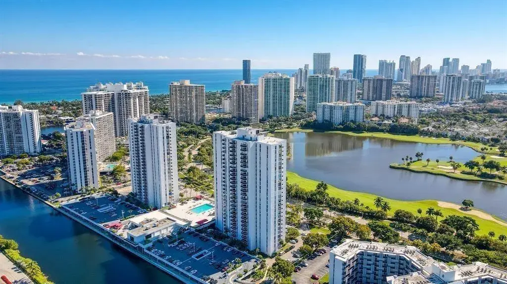3625 N Country Club Drive # 210, Aventura FL 33180